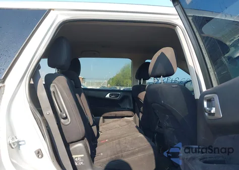 2013 Nissan Pathfinder S z USA, uszkodzony, nr VIN 5N1AR2MN8DC665062